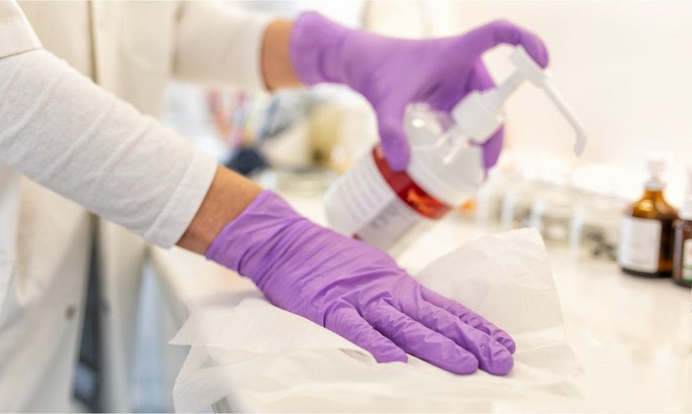 Cleanroom Dry Wipes vs Cleanroom Presaturated Wipes and Best Use Practices - MTESolutions