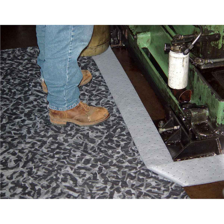 Brady BM100, BattleMat Universal Absorbent Pads, Heavy Weight, 15" x 19", Absorbency Capacity 28 gal, Bale of 100 Pads MTESolutions