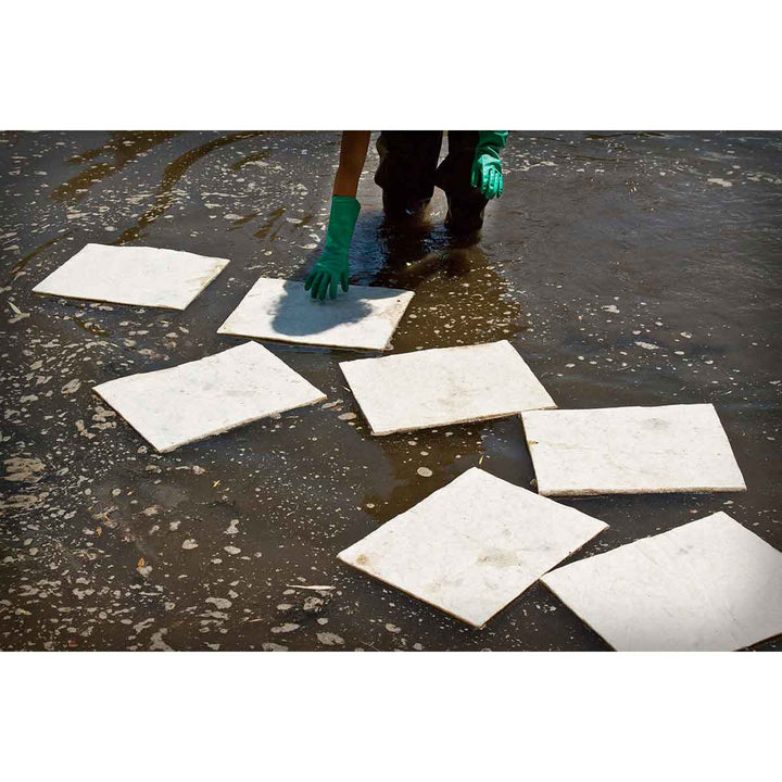 Brady MXO1000, Oil Only Absorbent Pads, Light Weight, 15" x 19", Absorbency Capacity 26 gal, Case of 100 Pads MTESolutions