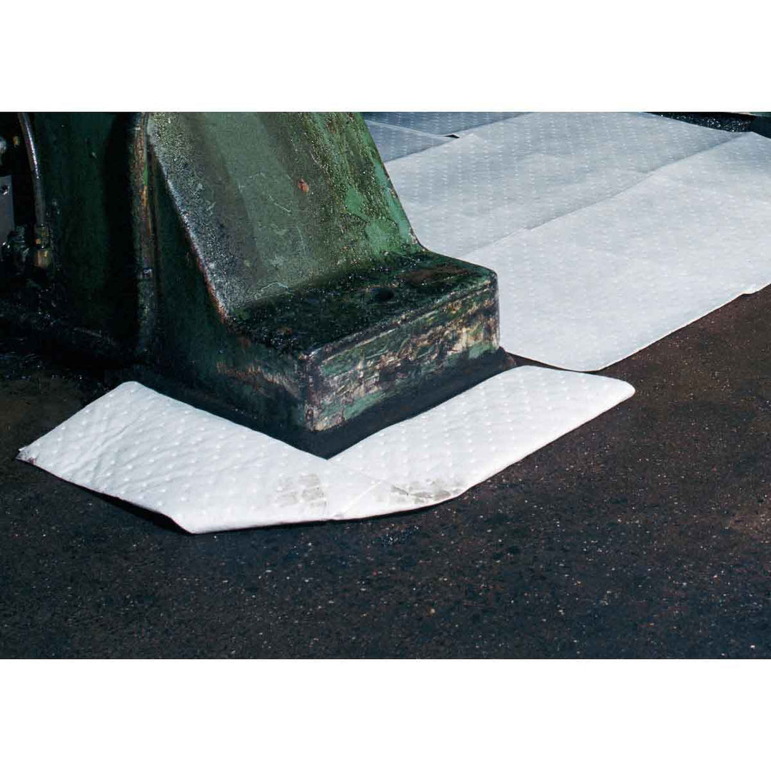 Brady SPC500, SPC Oil Only Absorbent Pads, Light Weight, 15" x 19", Absorbency Capacity 20 gal, Bale of 100 Pads MTESolutions