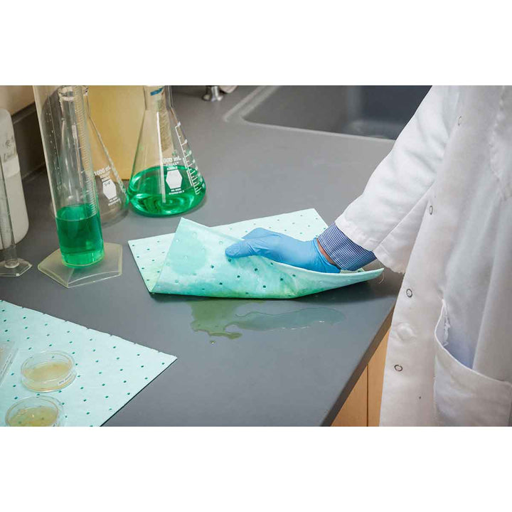 Brady SPCUN1719, Universal Plus Chemical Absorbent Pads, Medium Weight, 15"x 19", Absorbency Capacity 20.5 gal, Case of 100 Pads MTESolutions