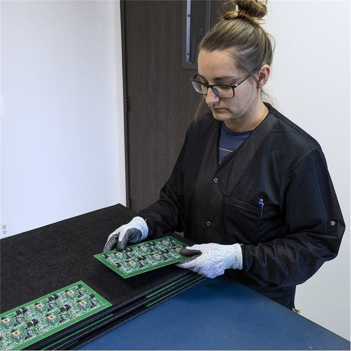 Desco 17138, Black Cut - Resistant Glove, Small MTESolutions